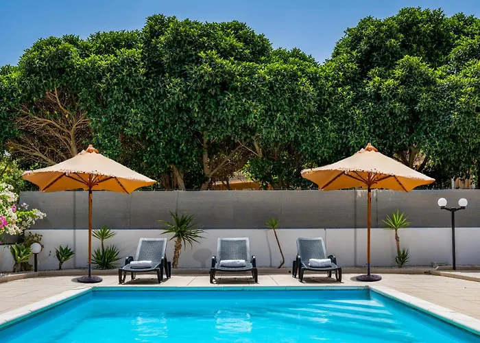 Вилла Delle Sirene 6, Emma Вальдериче